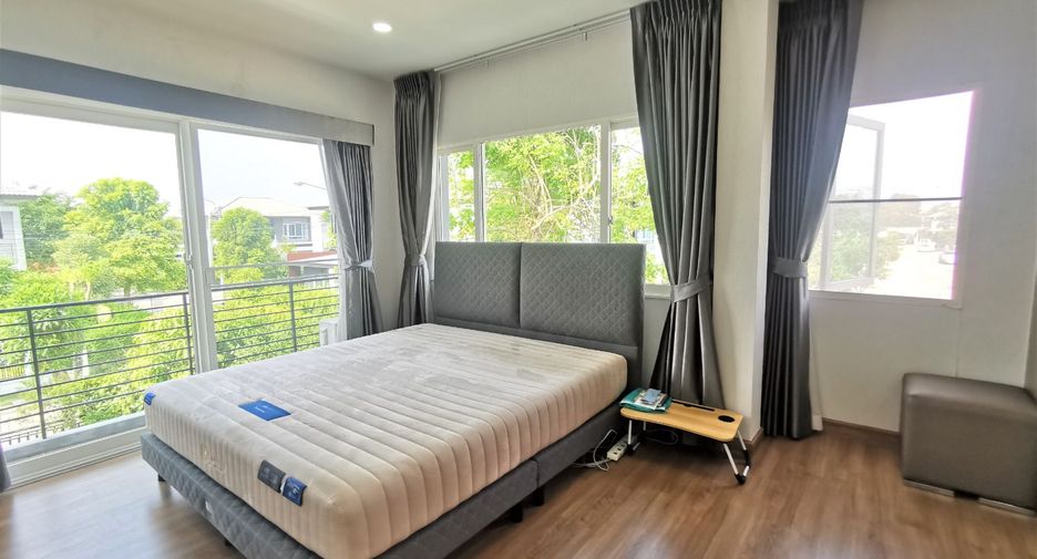 For sale 4 bedrooms house in Sai Mai, Bangkok