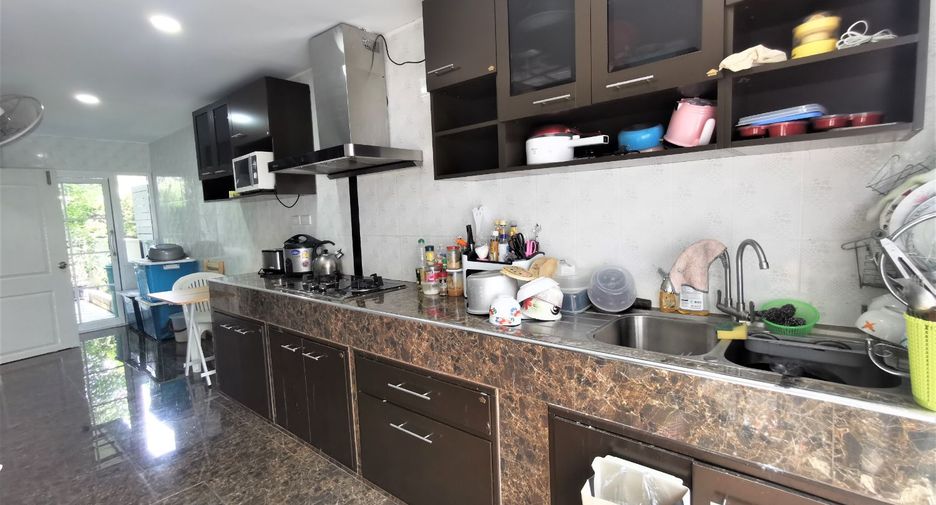 For sale 4 bedrooms house in Sai Mai, Bangkok