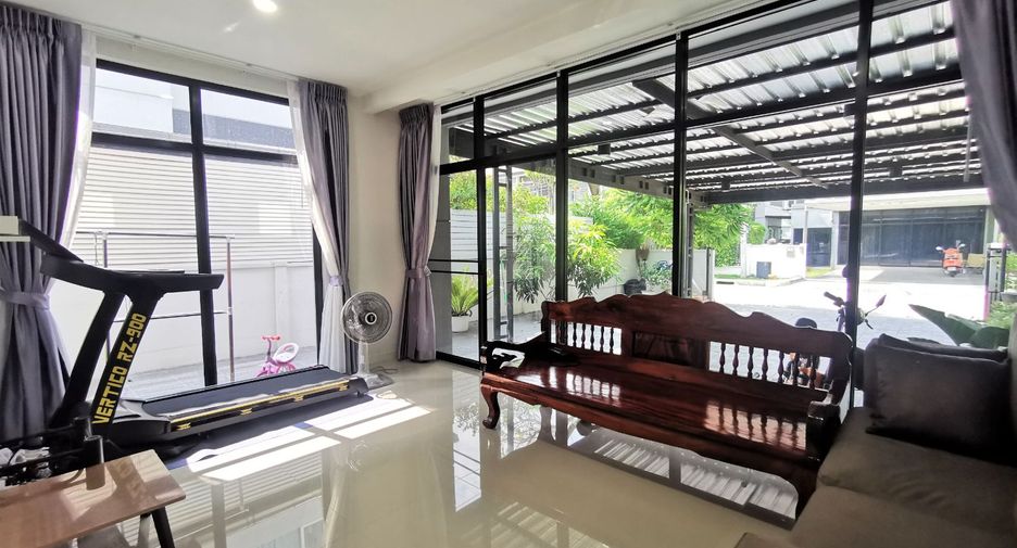 For sale 4 bedrooms house in Sai Mai, Bangkok