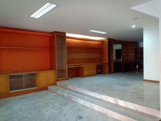 For sale 7 bed retail Space in Saphan Sung, Bangkok