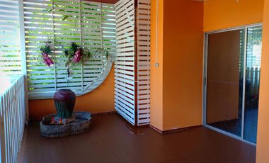 For sale 7 bedrooms retail Space in Saphan Sung, Bangkok