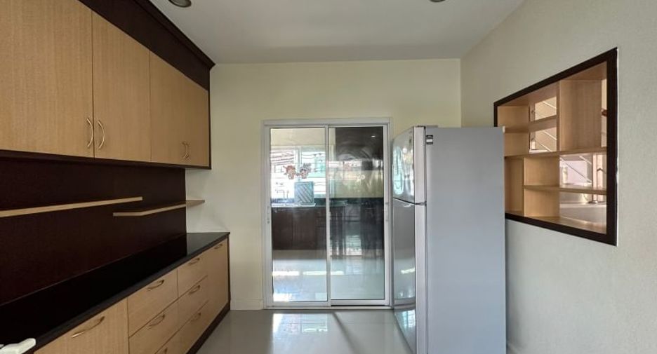 For rent and for sale 3 bedrooms house in Bang Lamung, Chonburi