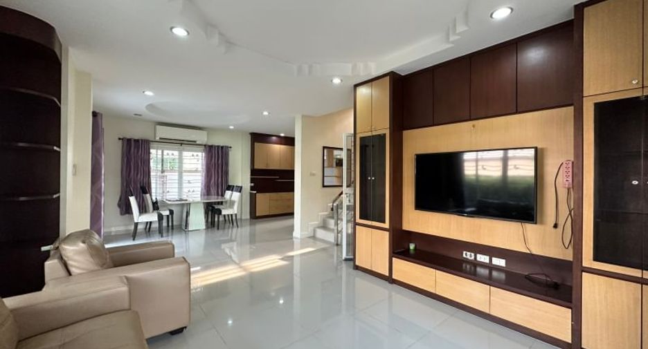 For rent and for sale 3 bedrooms house in Bang Lamung, Chonburi