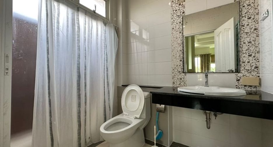For rent and for sale 3 bedrooms house in Bang Lamung, Chonburi