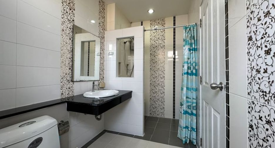 For rent and for sale 3 bedrooms house in Bang Lamung, Chonburi