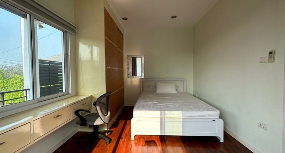 For rent and for sale 3 bedrooms house in Bang Lamung, Chonburi