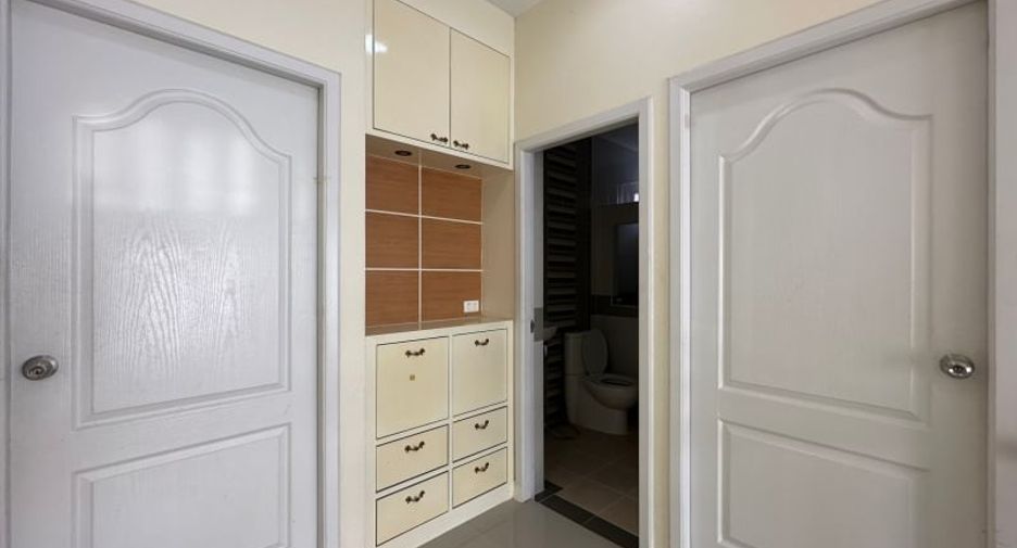 For rent and for sale 3 bedrooms house in Bang Lamung, Chonburi