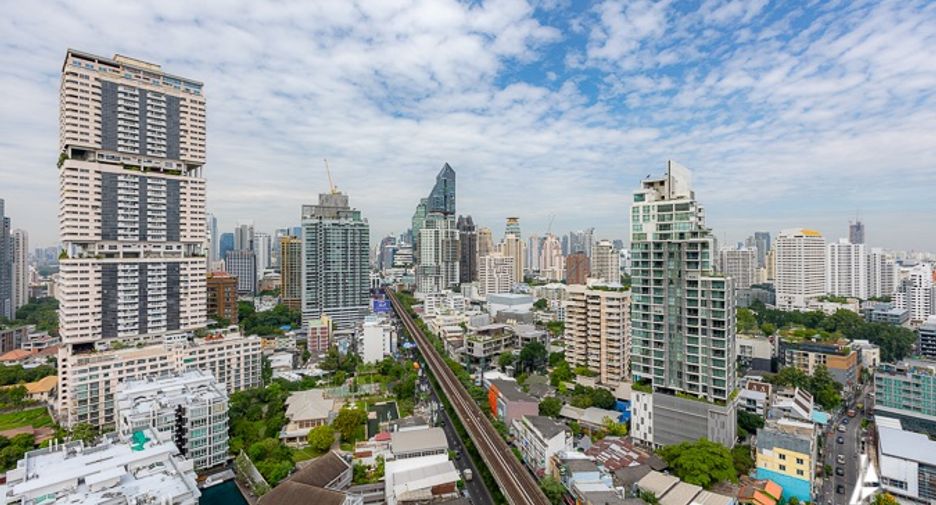 For sale 1 bed condo in Khlong Toei, Bangkok