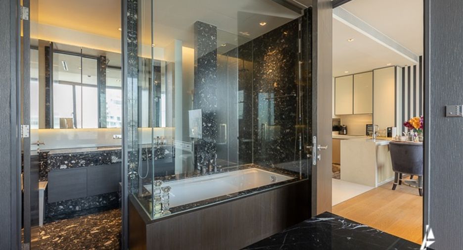 For sale 1 bed condo in Khlong Toei, Bangkok