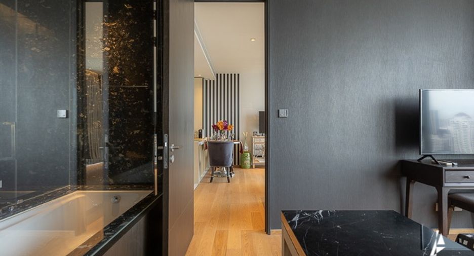 For sale 1 bed condo in Khlong Toei, Bangkok