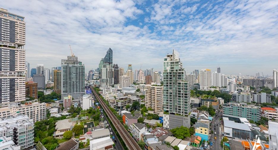 For sale 1 bed condo in Khlong Toei, Bangkok