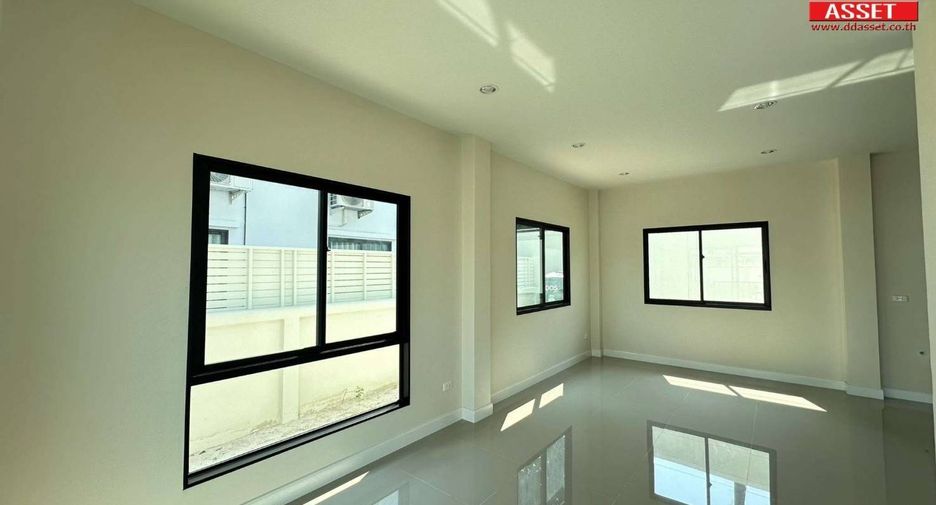 For rent 4 Beds house in Lam Luk Ka, Pathum Thani