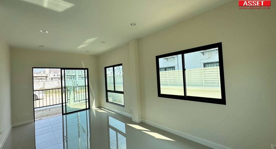 For rent 4 Beds house in Lam Luk Ka, Pathum Thani
