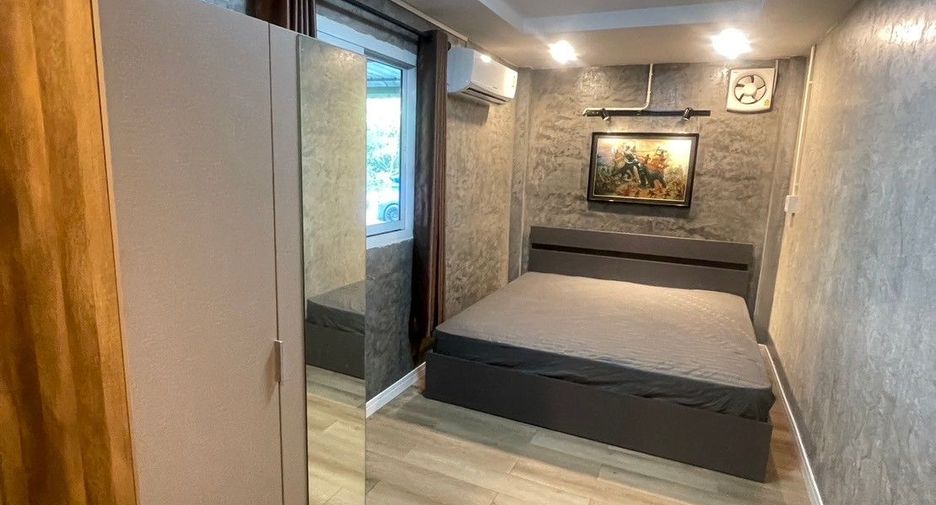 For sale 3 bedrooms townhouse in Mueang Phitsanulok, Phitsanulok