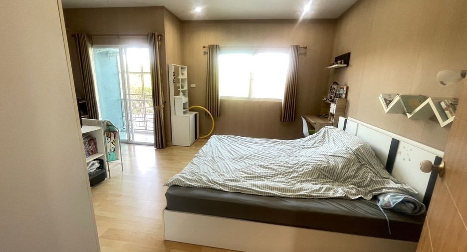 For sale 3 bedrooms townhouse in Mueang Phitsanulok, Phitsanulok