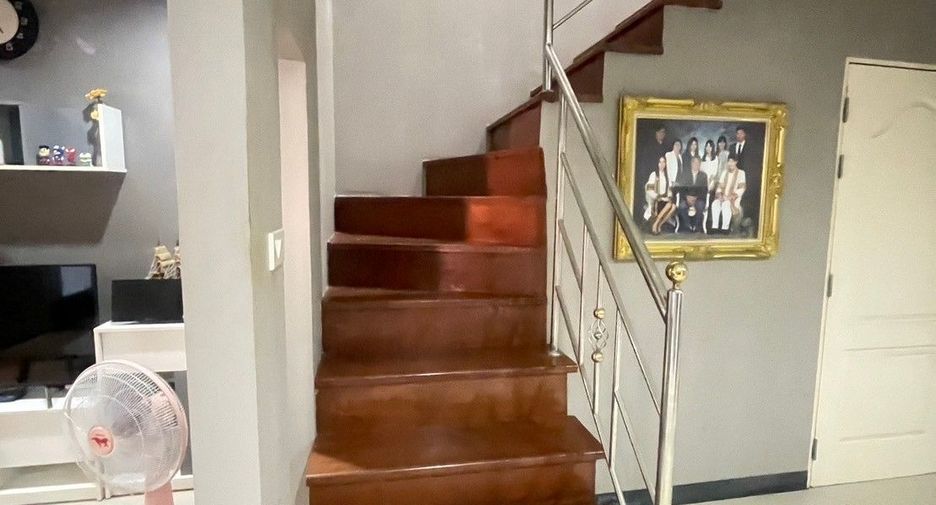 For sale 3 bedrooms townhouse in Mueang Phitsanulok, Phitsanulok