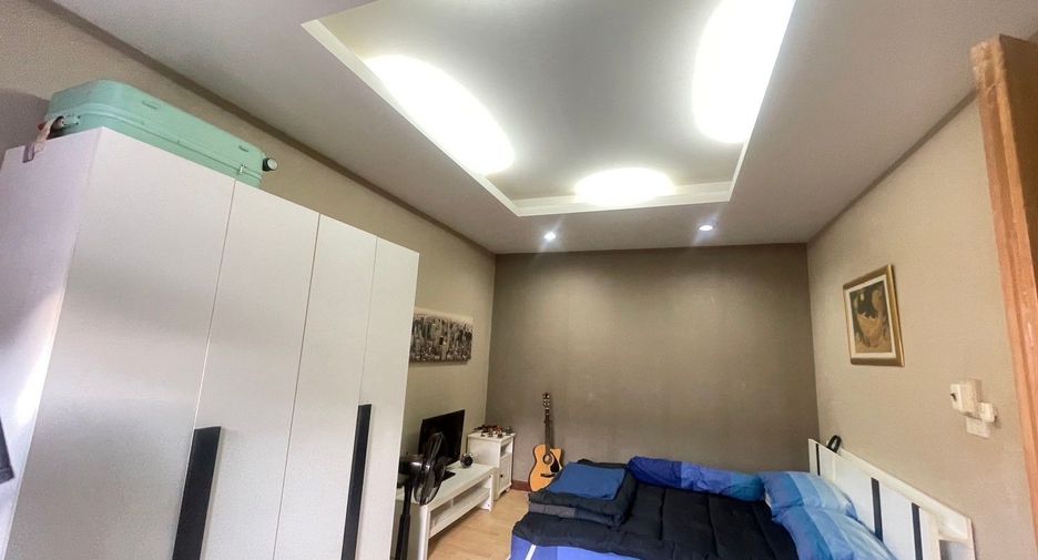 For sale 3 bedrooms townhouse in Mueang Phitsanulok, Phitsanulok