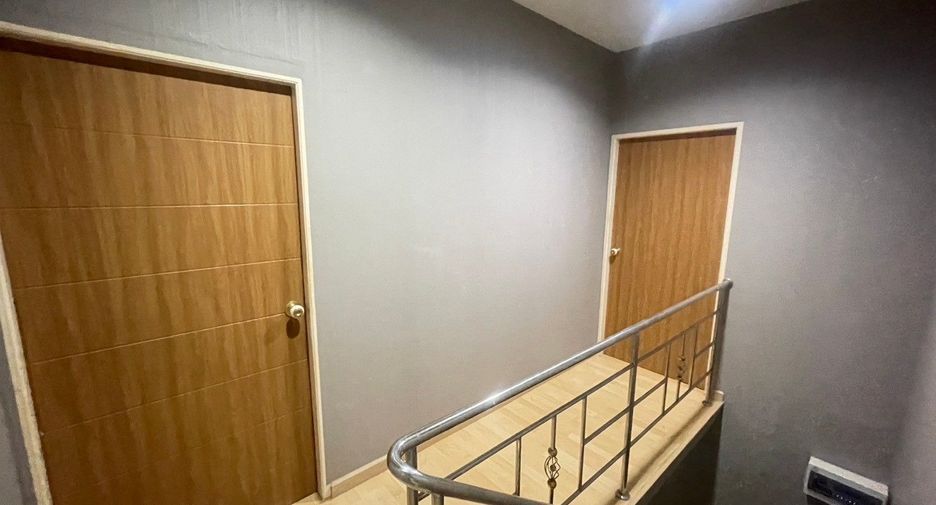 For sale 3 bedrooms townhouse in Mueang Phitsanulok, Phitsanulok