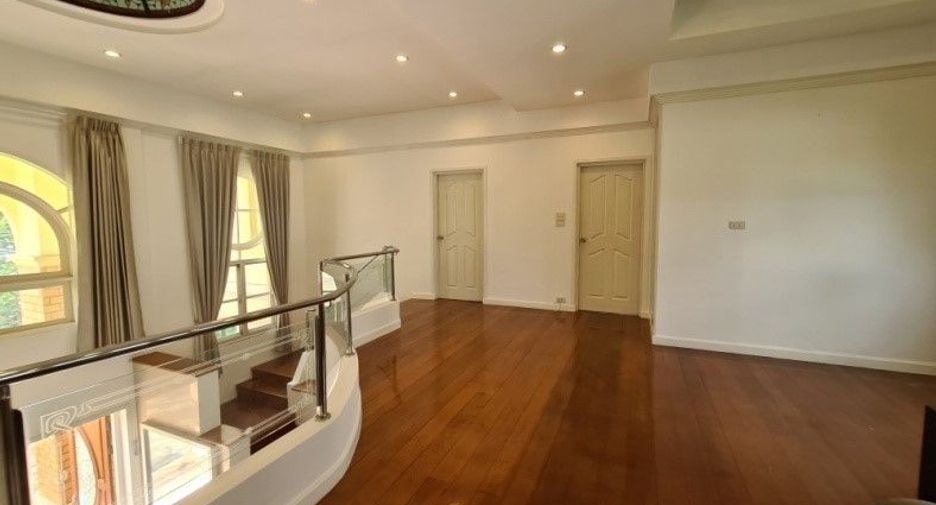 For rent 4 bedrooms house in Mueang Samut Prakan, Samut Prakan