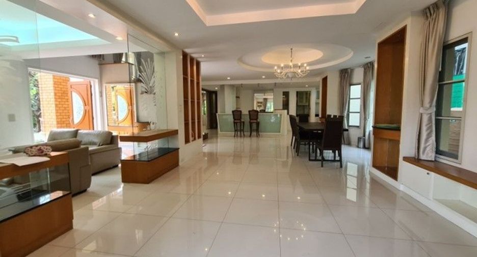 For rent 4 bedrooms house in Mueang Samut Prakan, Samut Prakan
