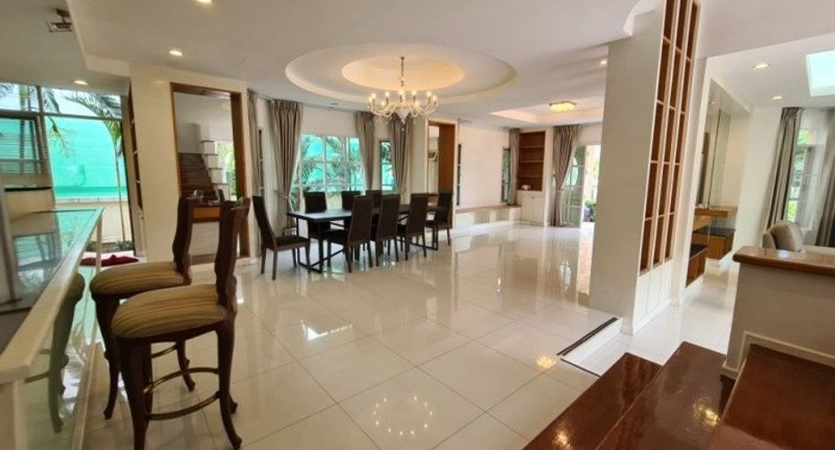 For rent 4 bedrooms house in Mueang Samut Prakan, Samut Prakan