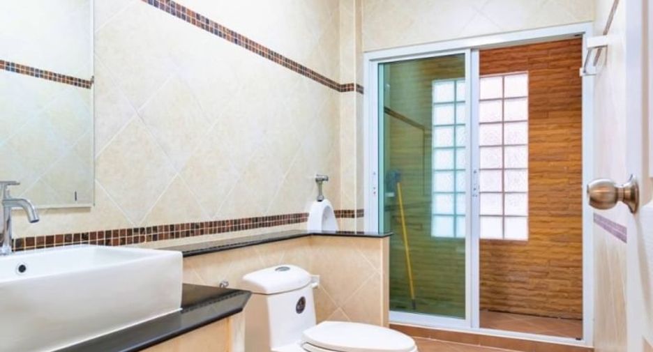 For sale 3 ベッドルーム house in Mueang Chon Buri, Chonburi