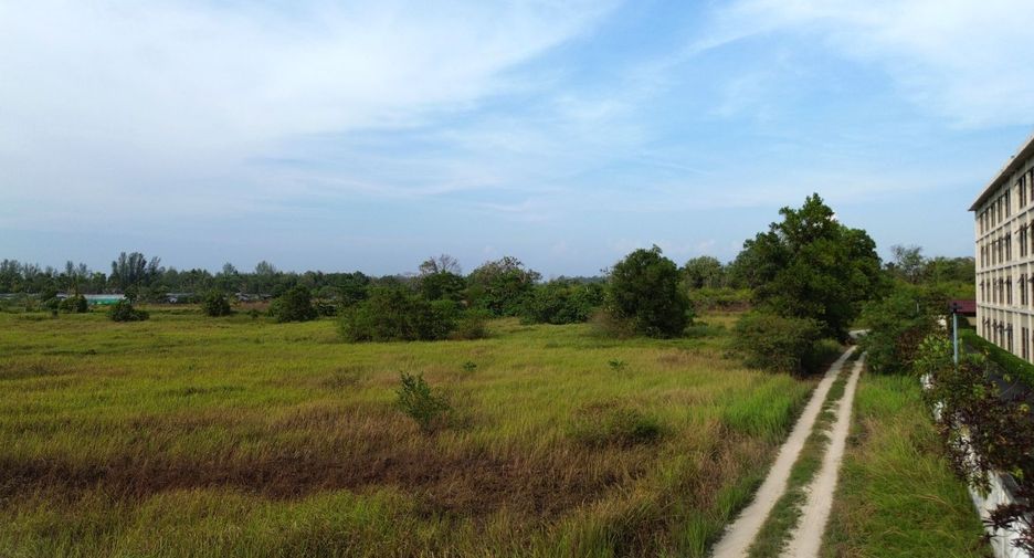 Terreno en venta en Takua Pa, Phang Nga