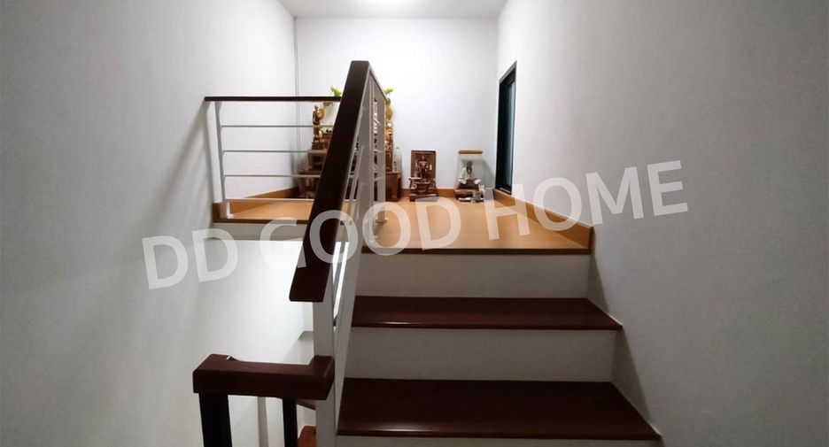 For sale 3 bedrooms townhouse in Bang Khae, Bangkok