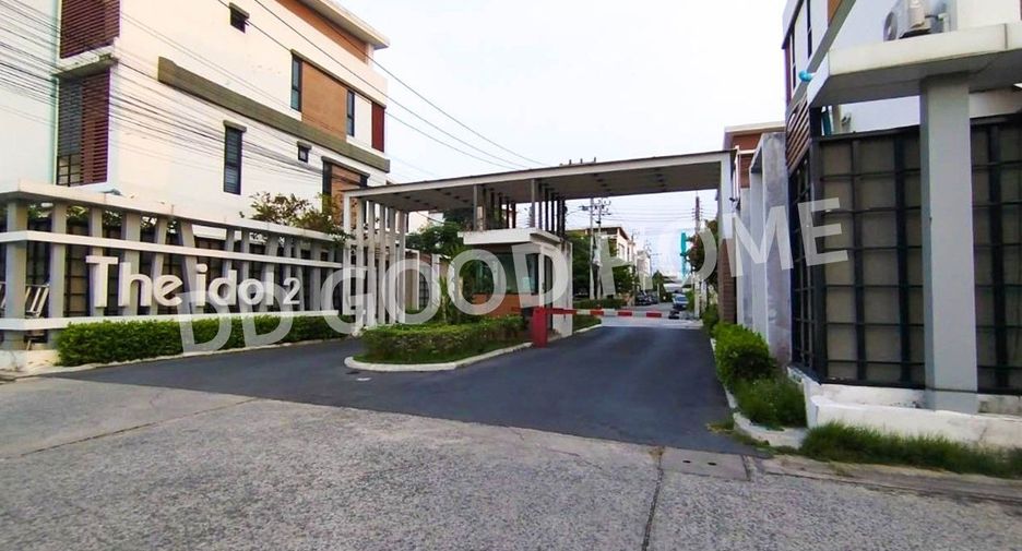 For sale 3 bedrooms townhouse in Bang Khae, Bangkok