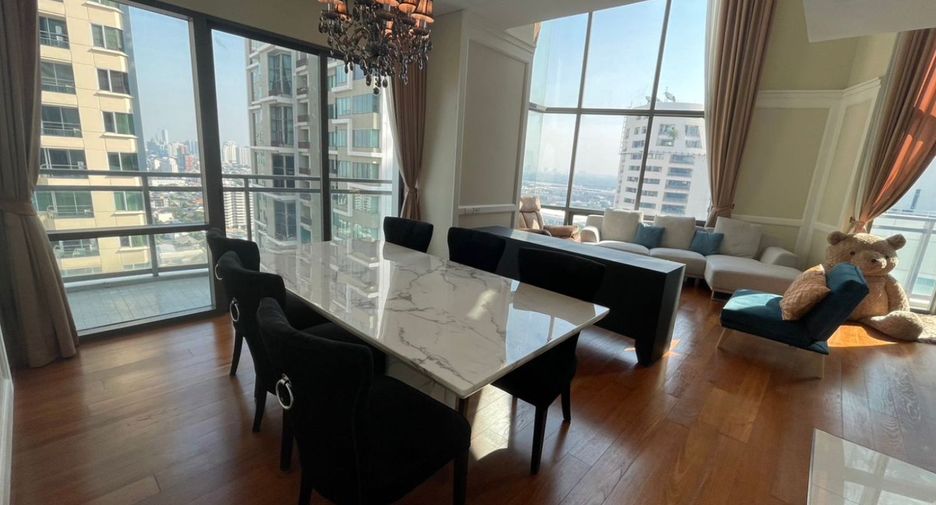 For rent 3 bedrooms condo in Khlong Toei, Bangkok