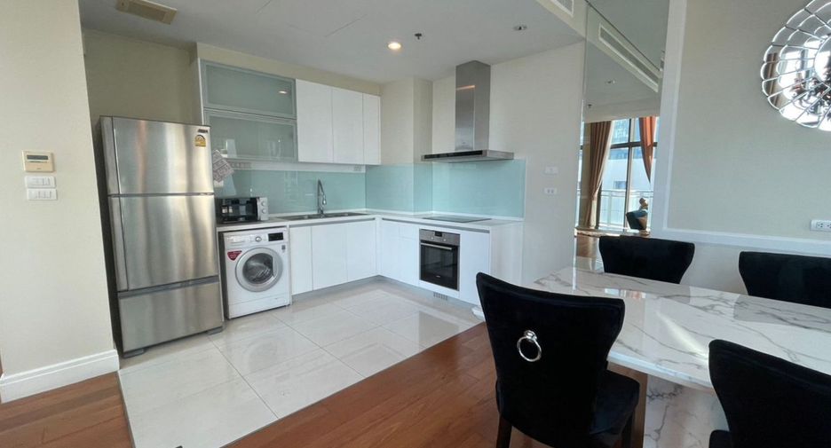 For rent 3 bedrooms condo in Khlong Toei, Bangkok