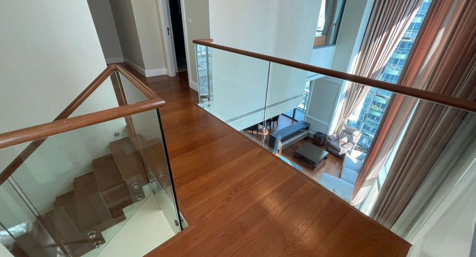 For rent 3 bedrooms condo in Khlong Toei, Bangkok
