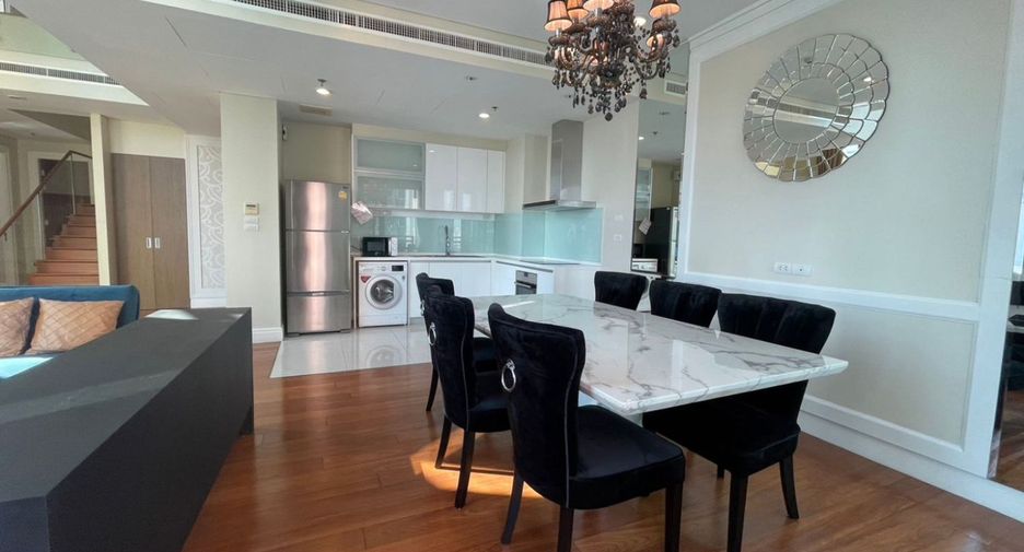 For rent 3 bedrooms condo in Khlong Toei, Bangkok