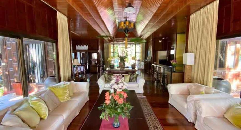 For rent 5 bedrooms villa in Saraphi, Chiang Mai
