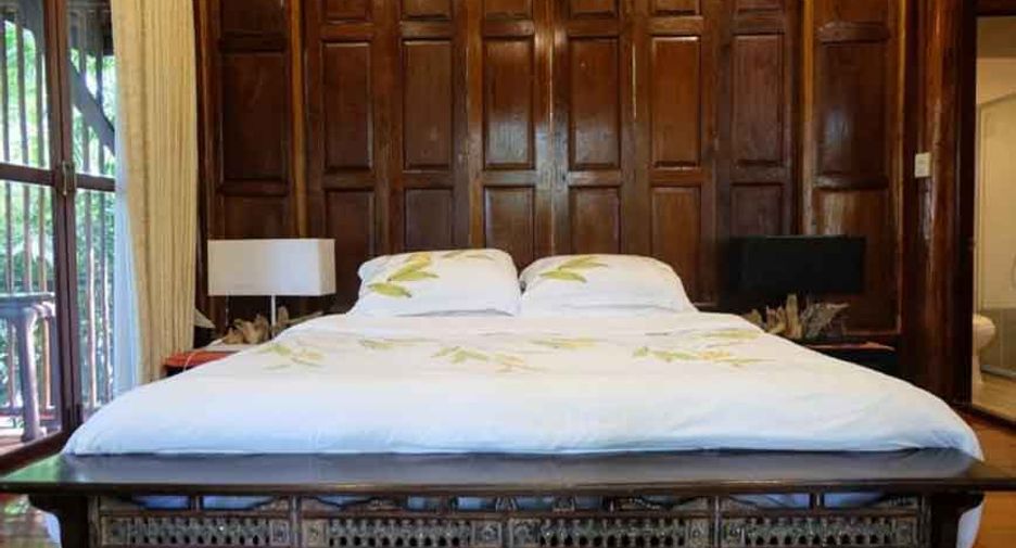 For rent 5 bedrooms villa in Saraphi, Chiang Mai