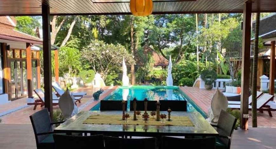 For rent 5 bedrooms villa in Saraphi, Chiang Mai