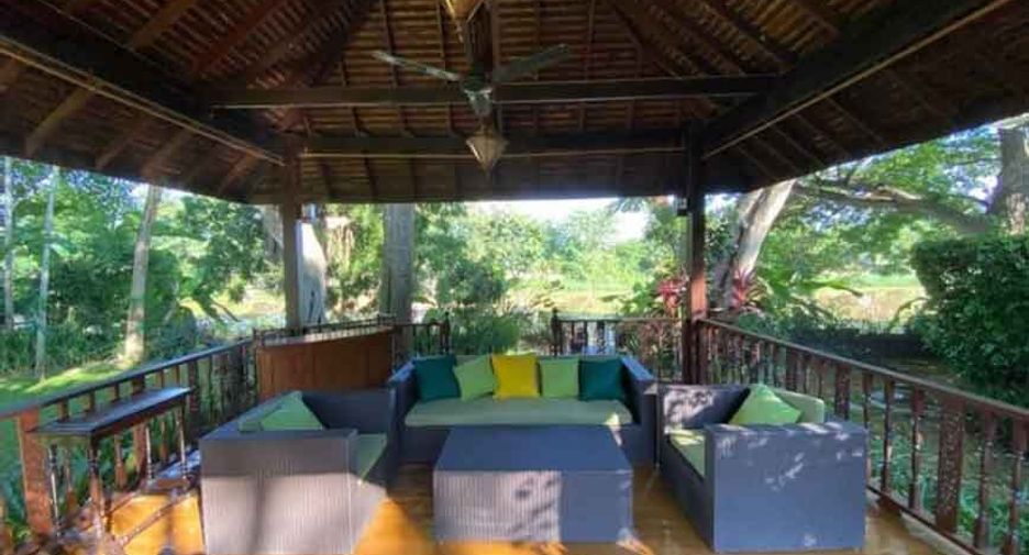 For rent 5 bedrooms villa in Saraphi, Chiang Mai