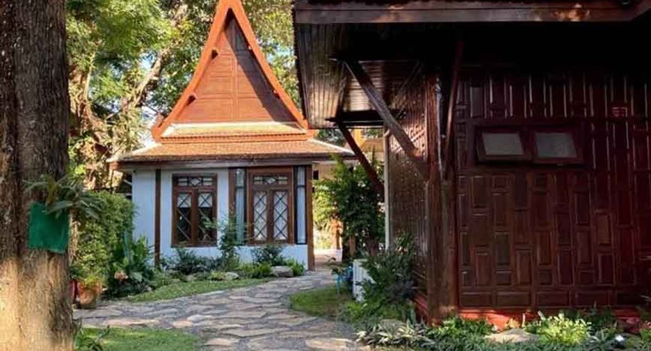 For rent 5 bedrooms villa in Saraphi, Chiang Mai