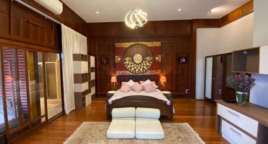For rent 5 bedrooms villa in Saraphi, Chiang Mai