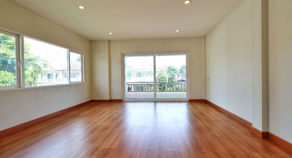 À vendre 4 chambres maison à Bang Khun Thian, Bangkok