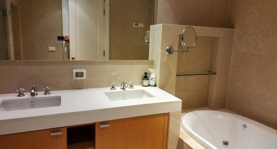 Wohnung zur Miete mit 3 Zimmer in Pathum Wan, Bangkok