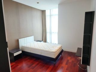 For rent 3 bedrooms condo in Pathum Wan, Bangkok