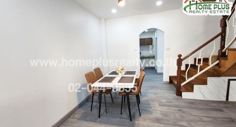 For sale 3 bedrooms townhouse in Don Mueang, Bangkok