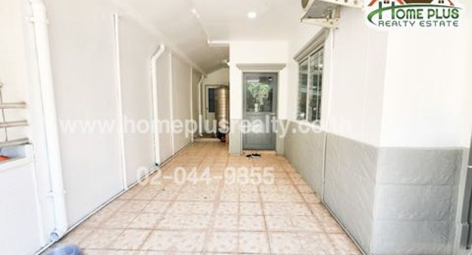For sale 3 bedrooms townhouse in Don Mueang, Bangkok