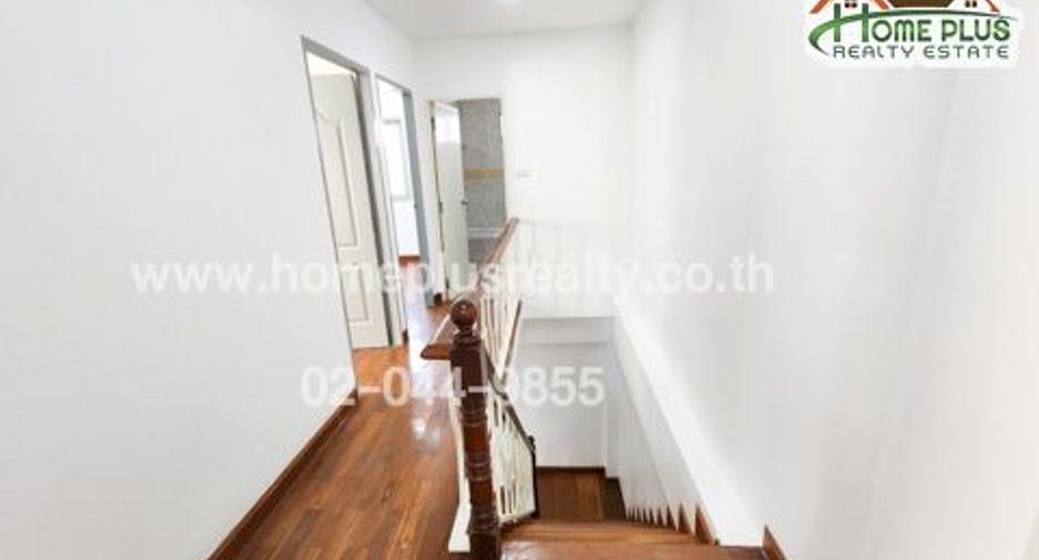 For sale 3 bedrooms townhouse in Don Mueang, Bangkok