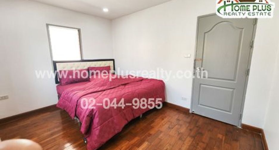 For sale 3 bedrooms townhouse in Don Mueang, Bangkok