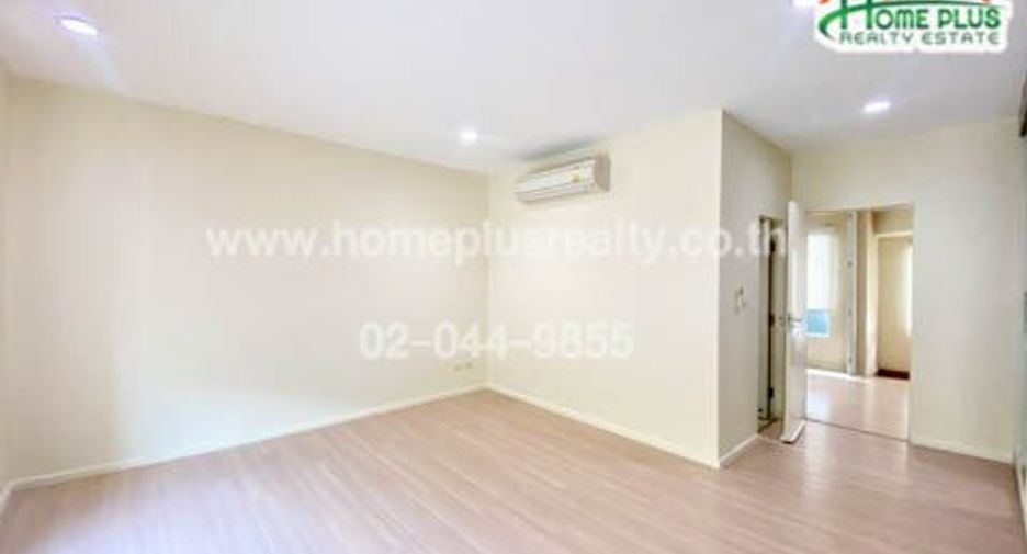 For sale 4 bedrooms townhouse in Bueng Kum, Bangkok