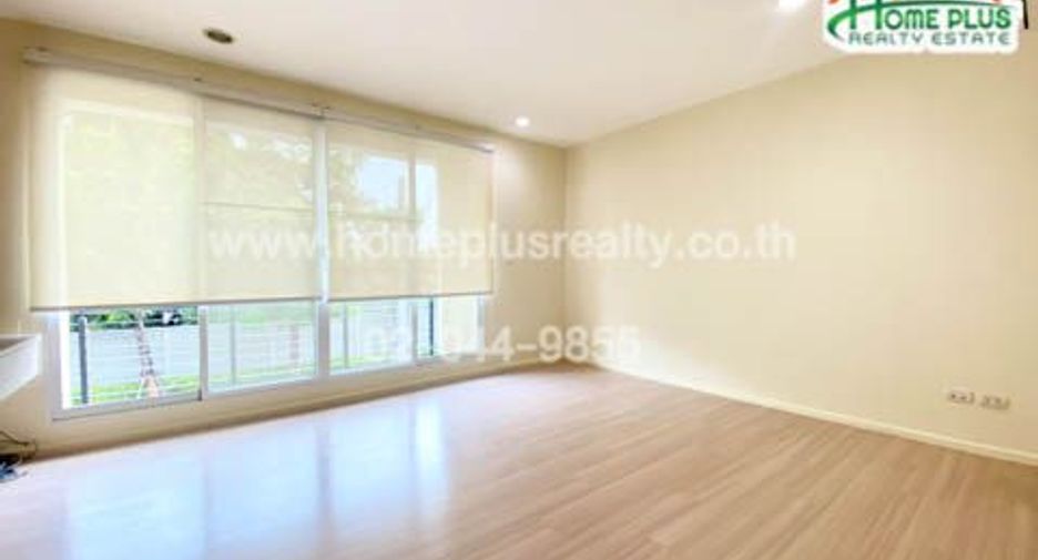 For sale 4 bedrooms townhouse in Bueng Kum, Bangkok