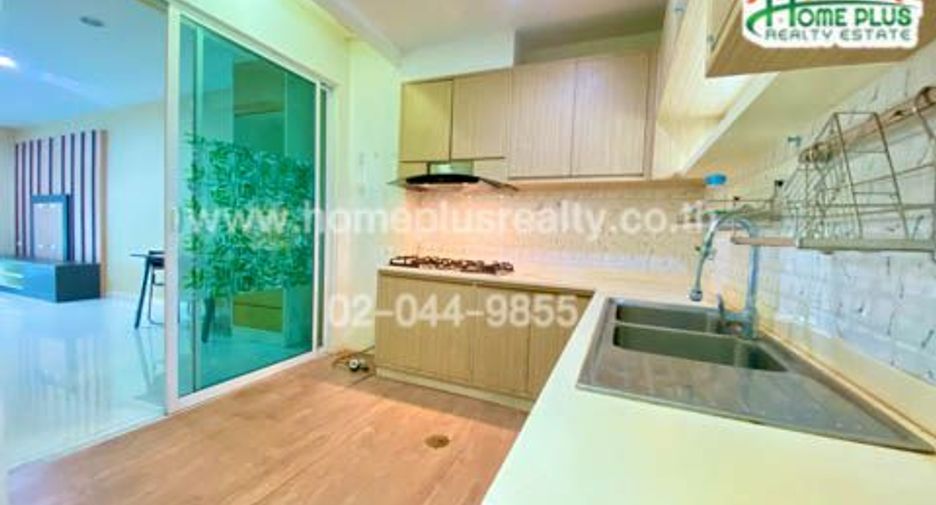 For sale 4 bedrooms townhouse in Bueng Kum, Bangkok
