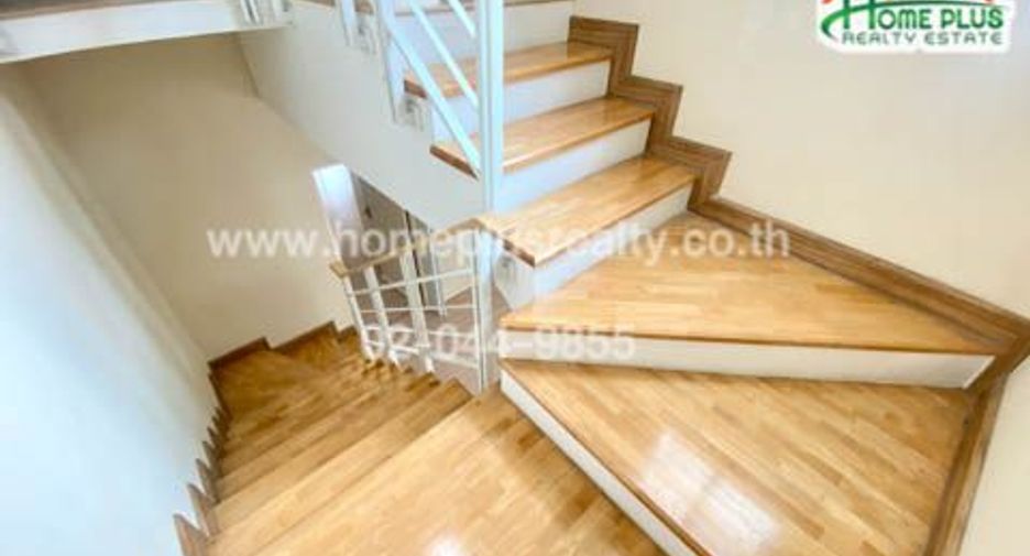For sale 4 bedrooms townhouse in Bueng Kum, Bangkok